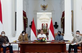 Jokowi Hentikan Sementara Liga 1, Minta Kapolri Usut Tuntas Tragedi Kanjuruhan Malang