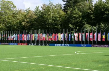 Tragedi Kanjuruhan: Seluruh Bendera Negara Anggota FIFA Dikibarkan Setengah Tiang
