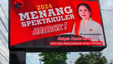 Ganjar Foto di Bawah Baliho Puan Maharani "Menang Spektakuler", Netizen Soroti Ini