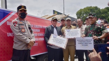 Gubernur Sumut Serahkan Bantuan Korban Gempa di Tapanuli Utara