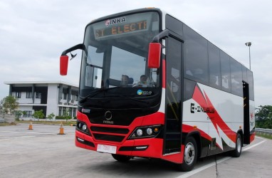 Pemkot Makassar Rakit Bus Listrik Mini untuk Wisatawan