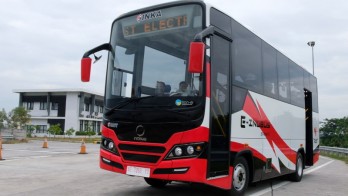 Pemkot Makassar Rakit Bus Listrik Mini untuk Wisatawan