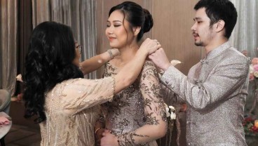 Mengenal Tradisi Tingjing yang Dipakai oleh Sisca Kohl dan Jess No Limit untuk Tunangan