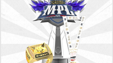 Trophy Mobile Legend Professional League Indonesia Dibuat dari Emas Asli