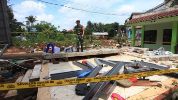 Puslabfor Polri Selidiki Penyebab Tembok MTSN 19 Pondok Labu Roboh