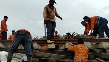 Keterlambatan Kereta Api Dampak Jalur Ambles Cilacap Mulai Terurai