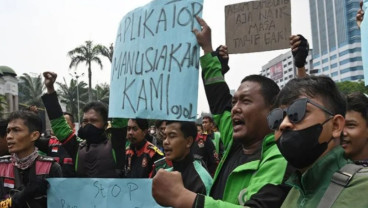 APLIKASI TRANSPORTASI : Jabodetabek Surplus Ojek Online