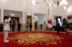 Presiden Jokowi Resmi Lantik Sri Sultan HB X Sebagai…