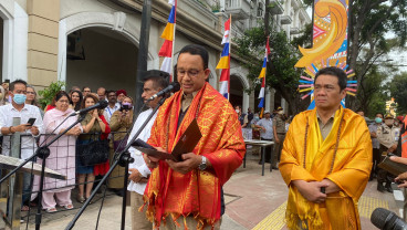 Jelang Akhir Masa Jabatan, Anies Resmikan Gapura Little India di Pasar Baru