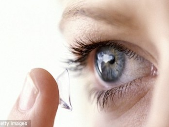 Efek Bahaya Kontak Lensa, Bisa Sebabkan Radang Kornea Mata