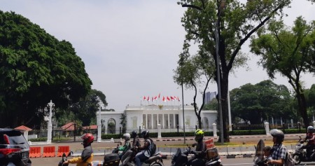 Pantauan suasana di depan Istana Kepresidenan, Jakarta, jelang demo buruh terkait penolakan kenaikan harga BBM, Rabu (12/10/2022)/Annasa Rizki Kamalina