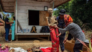 Ritual Manene Suku Toraja, Dari Leluhur Untuk Leluhur