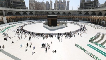 Arab Saudi Izinkan Perempuan Umrah dan Haji Tanpa Mahram