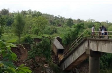 Banjir Bandang Terjang Sumbawa Imbas Pembalakan Liar