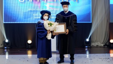 Wiryanti Sukamdani Terima Gelar Honoris Causa dari Universitas Shinhan