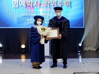 Wiryanti Sukamdani Terima Gelar Honoris Causa dari Universitas Shinhan