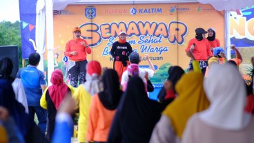 Budayakan Pola Hidup Sehat, Pupuk Kaltim Gelar Senam dan Cek Kesehatan Gratis di Pujasera NPK Pelangi