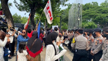 Perpisahan Anies Baswedan di Balai Kota Diwarnai Demo KOPAJA