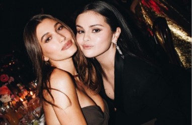 Selena Gomez dan Hailey Bieber Foto Bareng, Bikin Heboh Penggemar