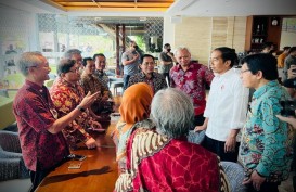 Jokowi Pamer Foto Wisuda Usai Diterpa Isu Ijazah Palsu