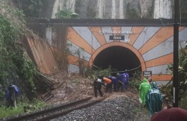 Longsor Mengganggu Jalur Kereta Api Malang-Blitar