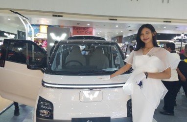 Wuling Memperkenalkan Mobil Listrik di Malang