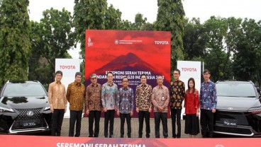 Toyota Serahkan Lexus UX300e dan Toyota bZ4X Kawal KTT G20