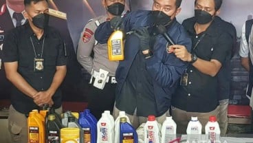 Pabrik Oli Palsu di Semarang Beromzet Rp960 Juta Perbulan