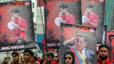 Buruh Gelar Aksi Unjuk Rasa Menuntut Harga BBM Diturunkan