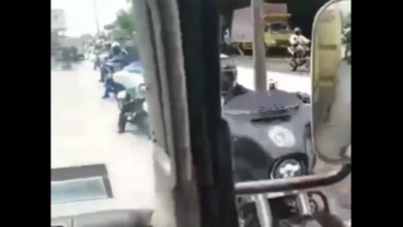 Viral Video Rombongan Moge Lawan Arah hingga Buat Macet di Batang