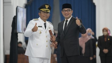 Ridwan Kamil Minta Penjabat Wali Kota Cimahi Waspadai Perlambatan Ekonomi