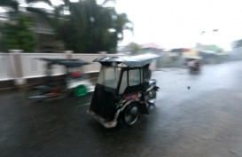 Cuaca Hari Ini 25 Oktober: Waspada Hujan Lebat di Bandung, Surabaya, Pekanbaru