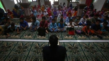 Honor Guru Ngaji dan Sekolah Minggu di Surabaya Diusulkan Naik