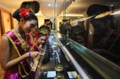 Perhiasan Bernilai Tinggi Dipamerkan di Padang