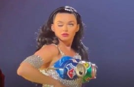Sebelah Matanya Mendadak Tertutup Saat Konser, Ada Apa dengan Katy Perry?