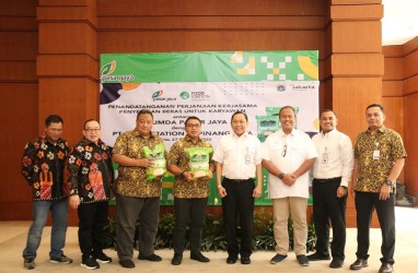 Sinergi BUMD, Pasar Jaya dan Food Station Bagikan Beras ke Pegawai