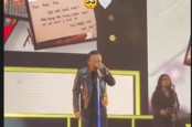 Tangis Ari Lasso di Konser Kehidupan Ketiga