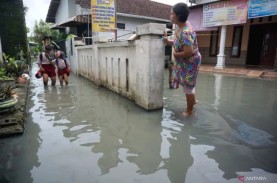 Banjir Bercampur Limbah Pabrik di Tulungagung, Polisi…