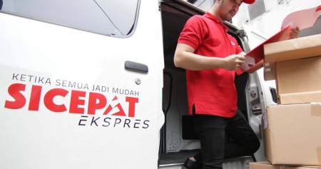 Gaji kurir pengantar paket belanja online