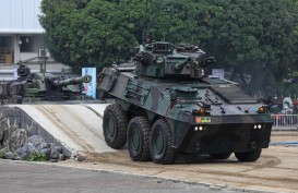 Kendaraan Tempur hingga Motor Listrik Militer Buatan Indonesia Dipamerkan ke Jokowi