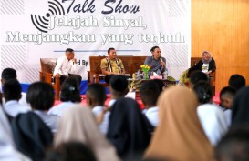 Beri Literasi Digital ke Milenial, Unipa dan Bisnis Indonesia Gelar Talkshow