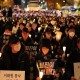 Warga Seoul Nyalakan Lilin Mengenang Korban Tragedi Halloween Itaewon