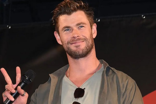 Ini 7 Cowok Terganteng Di Dunia Ada Chris Hemsworth Dan V Bts