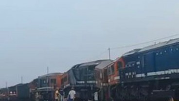 2 Kereta Api Tabrakan di Stasiun Rengas Lampung, Jadwal KA Terganggu