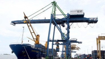 Perawatan Peralatan di Terminal Petikemas Oleh PT Equiport Inti Indonesia