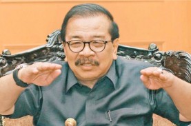 Eks Gubernur Jatim Soekarwo Dicecar KPK Soal Pemberian…
