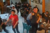 Kronologi 9 Pemuda di Makassar Serang Warkop Berisikan Anggota Polisi