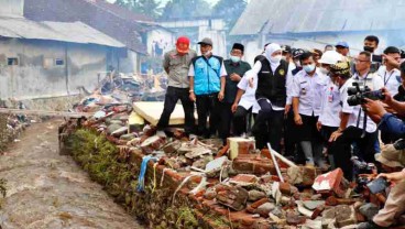 Khofifah Usul Lahan PTPN XII Jadi Relokasi Warga Terdampak Banjir Banyuwangi