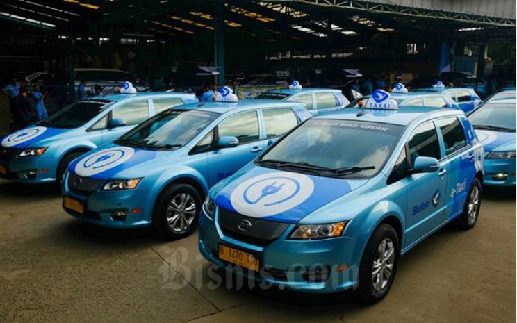 Ada 30 Mobil Listrik Blue Bird Hilir Mudik di KTT G20