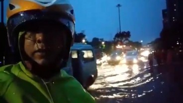 Antisipasi Banjir, Pengerukan Kali Angke Diprediksi Selesai 1 Bulan